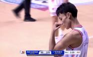 包含广东宏远本土球员表现抢眼，获得赞誉的词条